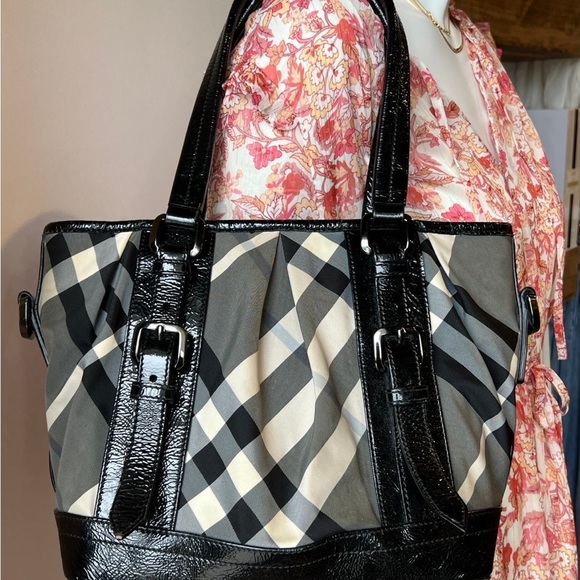 Burberry Nova Check Bag - Picture 3 of 12